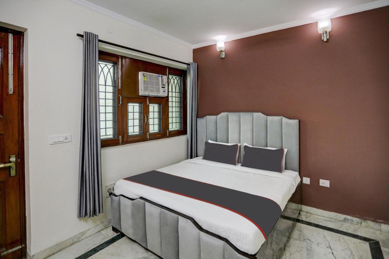 Hotel Capital O Uk House Residency Gurgaon Exterior foto